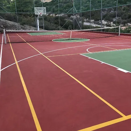 Σπίτι διακοπών With Swimming Pool And Tennis/basketball Court *