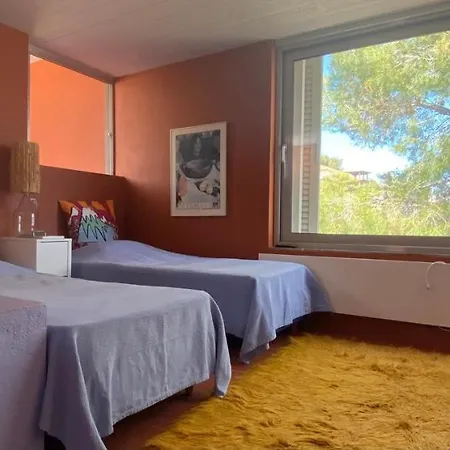 Holiday home With Swimming Pool And Tennis/basketball Court