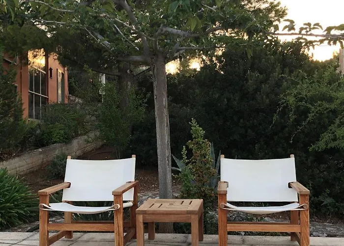 With Swimming Pool And Tennis/basketball Court Holiday home *